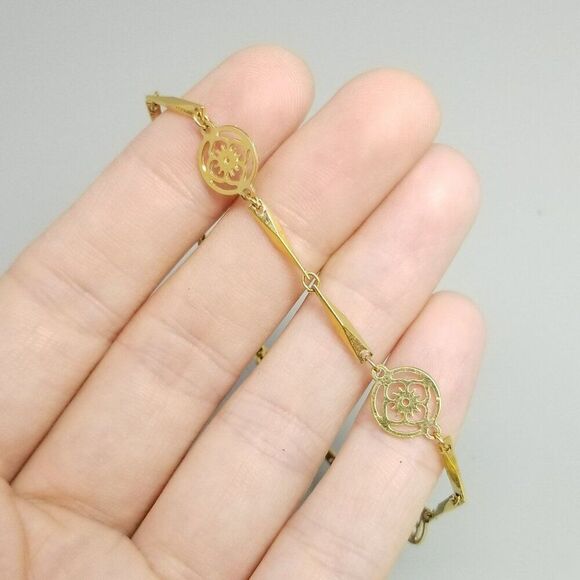 Vintage Avon Gold Tone Flower Mixed Pattern Link Chain Bracelet, 7 Inches Long - Picture 2 of 7